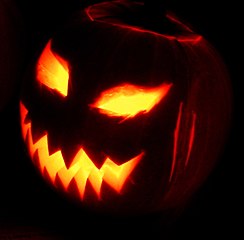 https://upload.wikimedia.org/wikipedia/commons/thumb/a/a2/Jack-o%27-Lantern_2003-10-31.jpg/244px-Jack-o%27-Lantern_2003-10-31.jpg